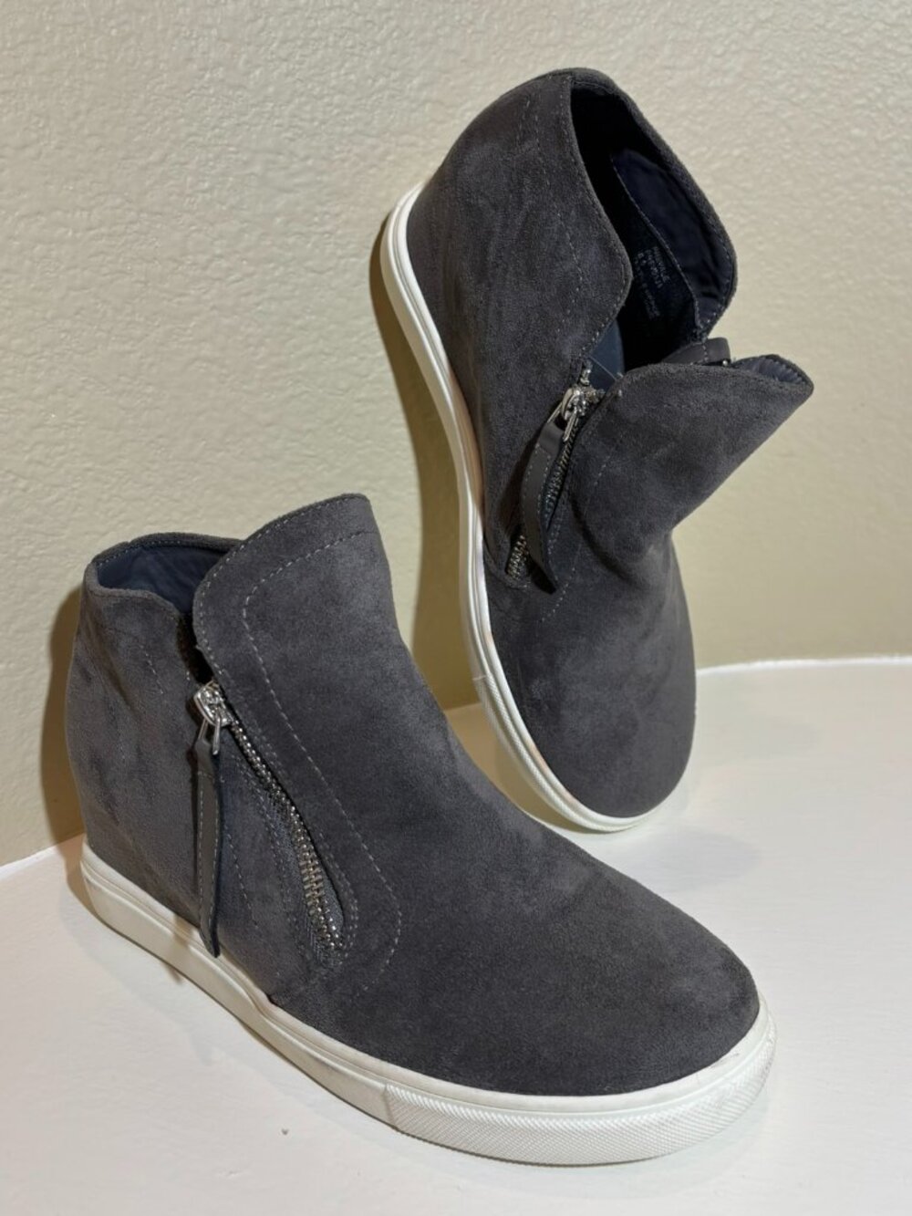 NWT Madden Girl Gray Suede Slip On Ankle Boots Size 8.5